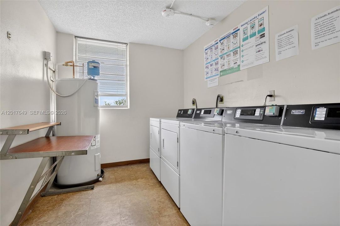 For Sale: $210,000 (2 beds, 2 baths, 1054 Square Feet)
