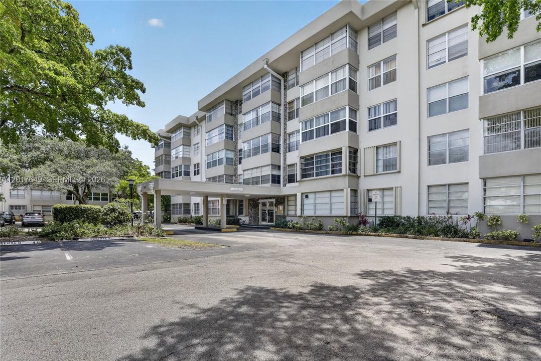For Sale: $210,000 (2 beds, 2 baths, 1054 Square Feet)