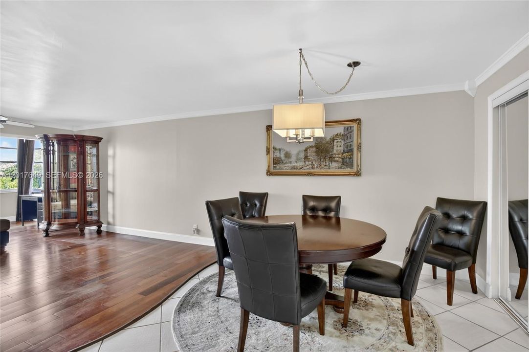 For Sale: $210,000 (2 beds, 2 baths, 1054 Square Feet)