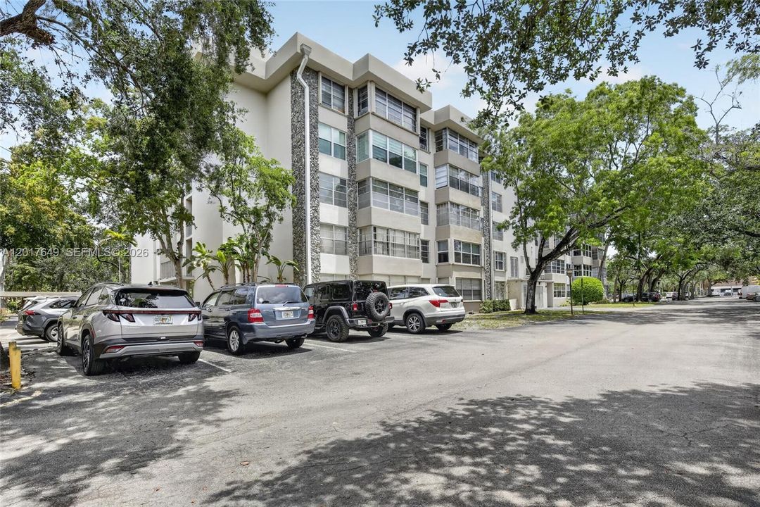 For Sale: $210,000 (2 beds, 2 baths, 1054 Square Feet)