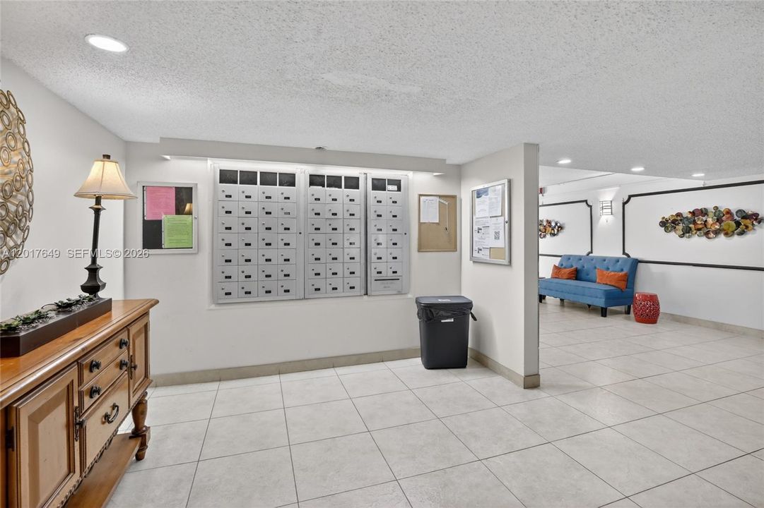 For Sale: $210,000 (2 beds, 2 baths, 1054 Square Feet)
