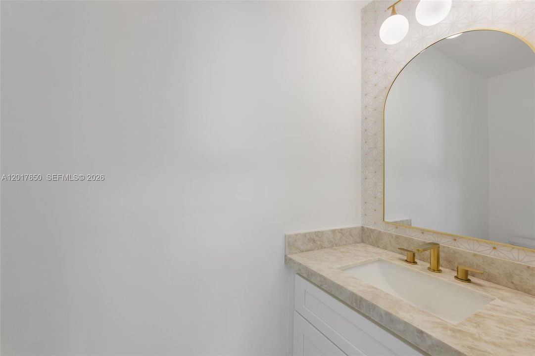 En Venta: $1,599,517 (4 camas, 2 baños, 2925 Pies cuadrados)