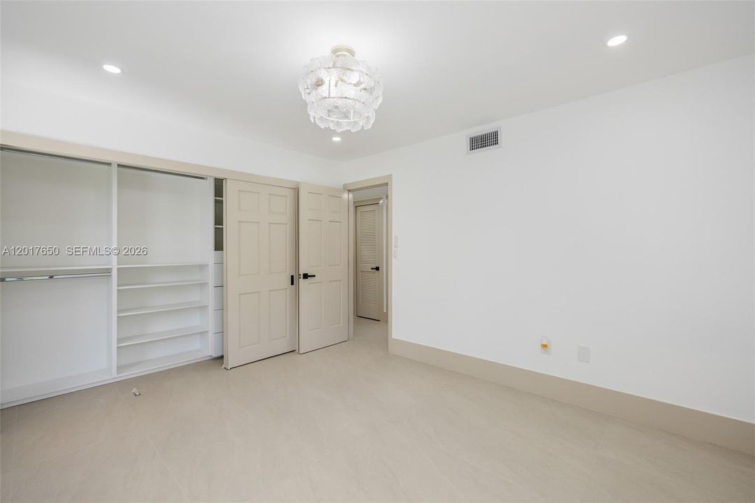 En Venta: $1,599,517 (4 camas, 2 baños, 2925 Pies cuadrados)