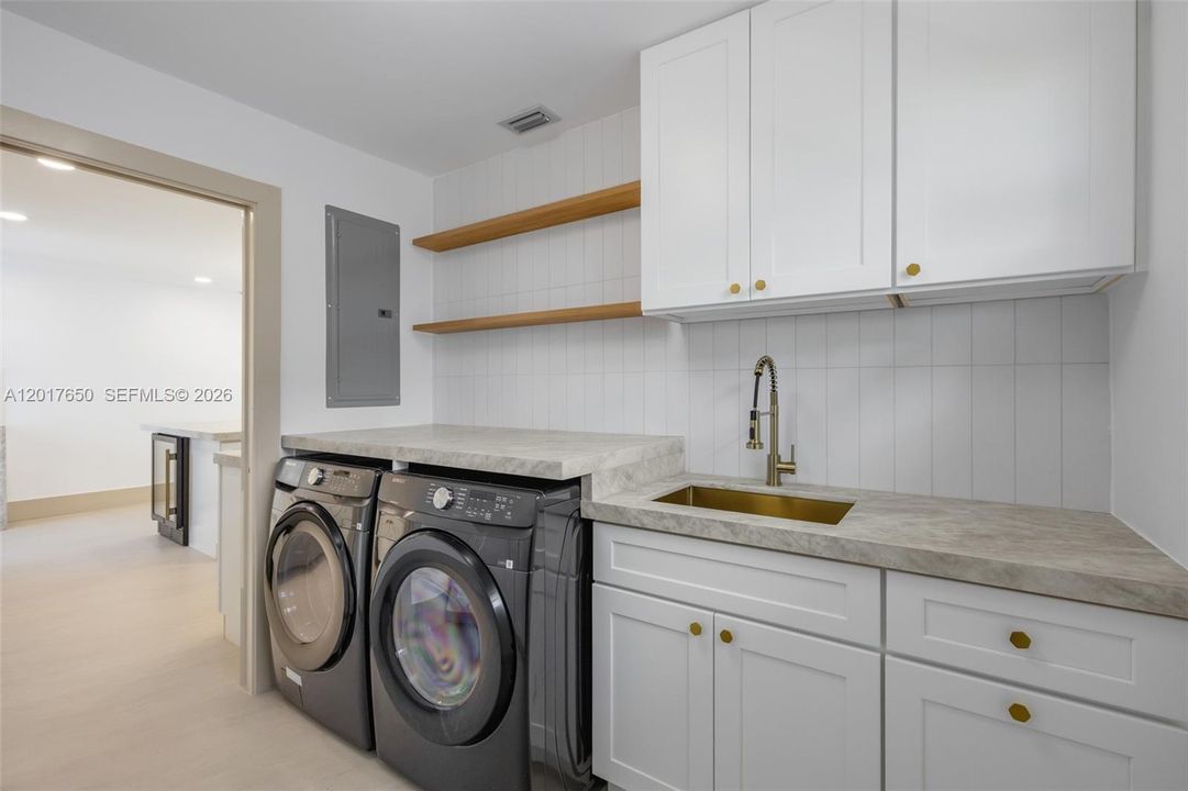 En Venta: $1,599,517 (4 camas, 2 baños, 2925 Pies cuadrados)