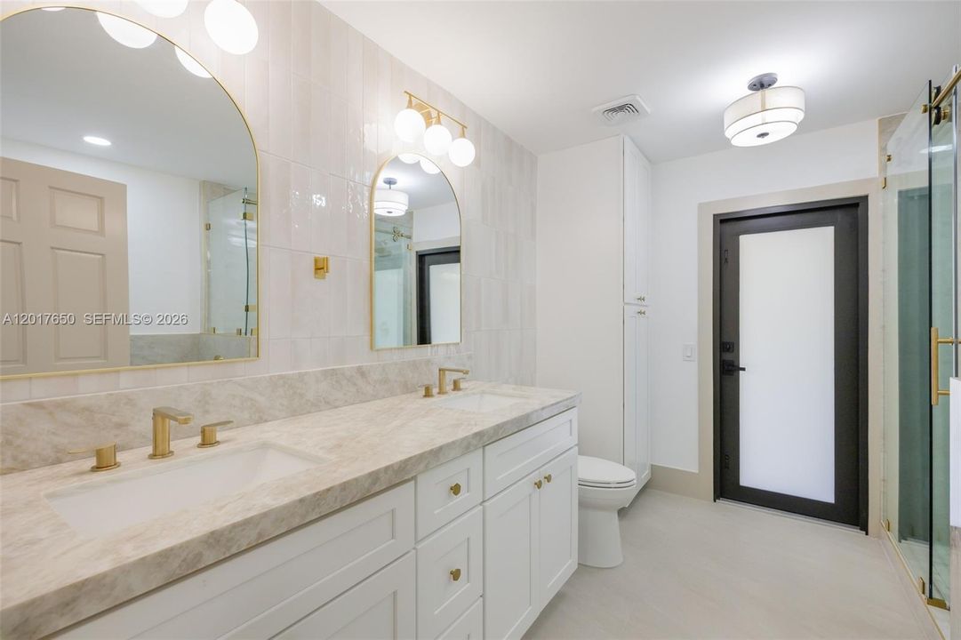 En Venta: $1,599,517 (4 camas, 2 baños, 2925 Pies cuadrados)