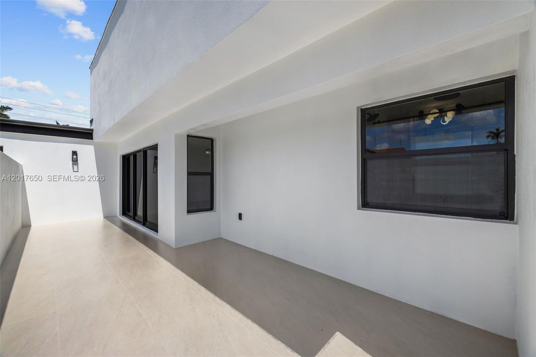 En Venta: $1,599,517 (4 camas, 2 baños, 2925 Pies cuadrados)
