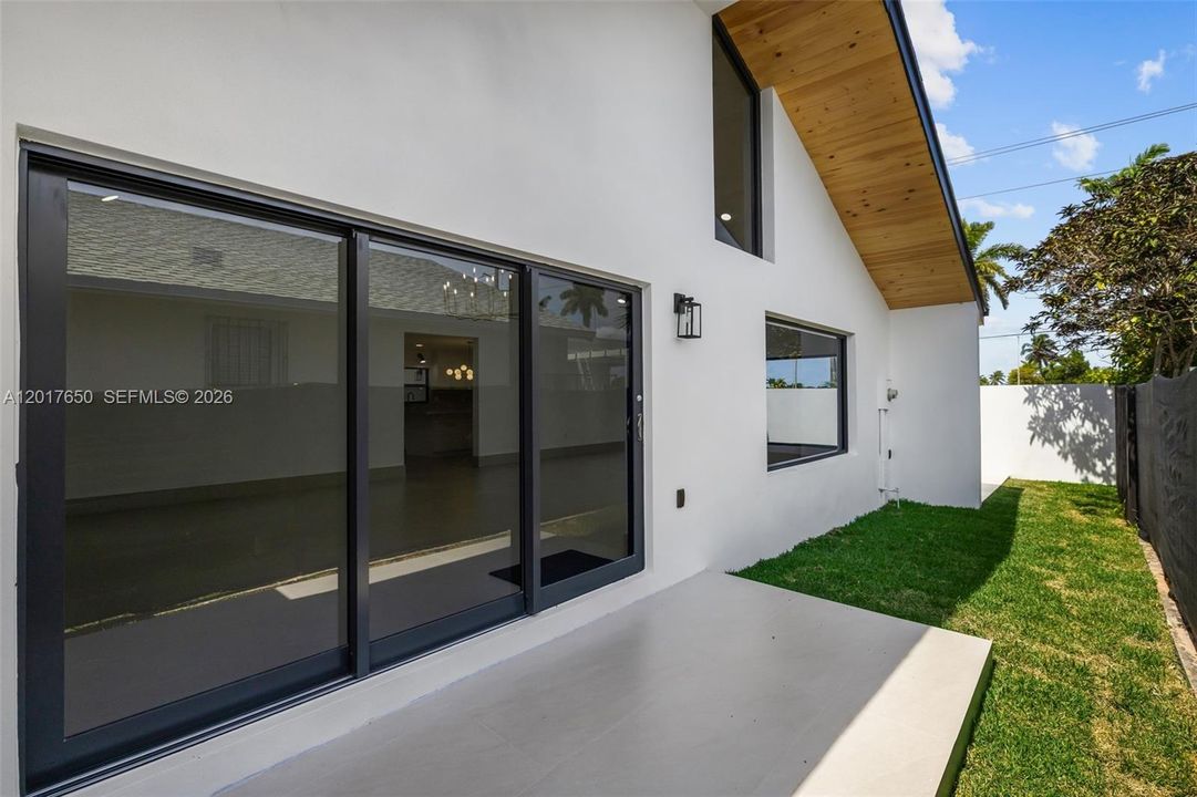 En Venta: $1,599,517 (4 camas, 2 baños, 2925 Pies cuadrados)