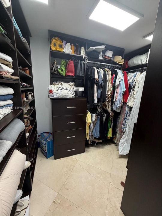 En Renta: $10,000 (3 camas, 3 baños, 2078 Pies cuadrados)