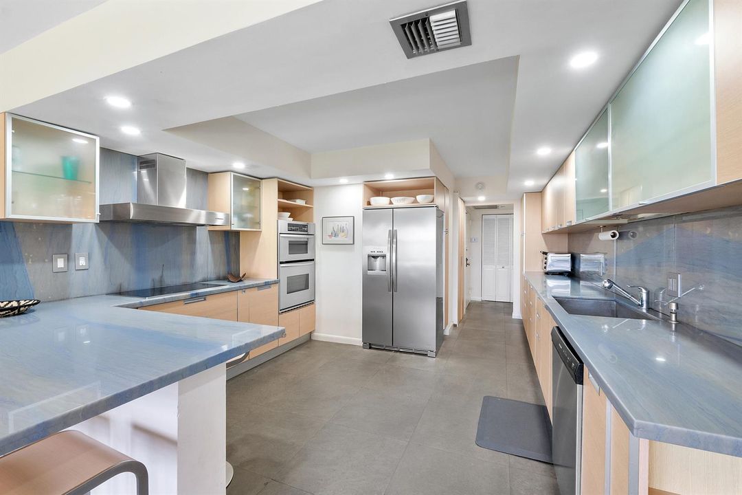 4900 N Ocean Blvd u416_010