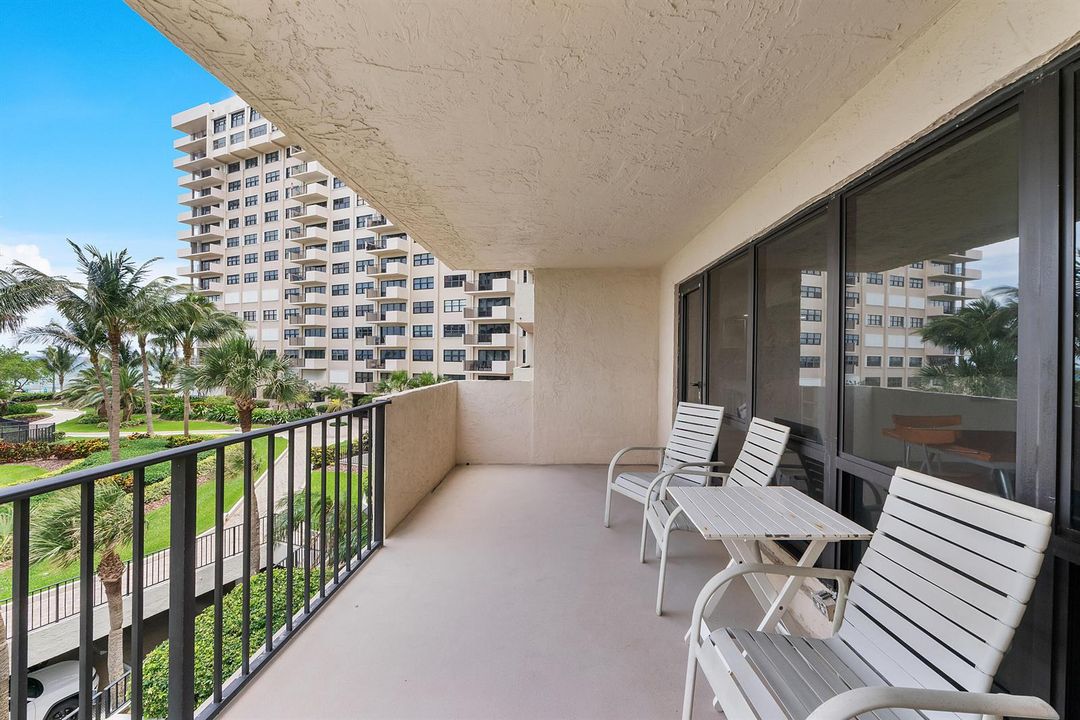 4900 N Ocean Blvd u416_032