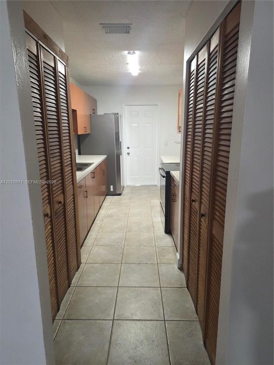 Active With Contract: $2,700 (3 beds, 2 baths, 1120 Square Feet)
