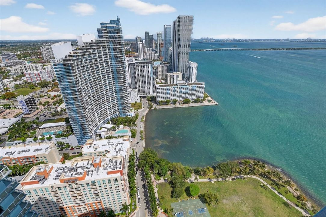 待售: $529,999 (1 贝兹, 1 浴室, 951 平方英尺)