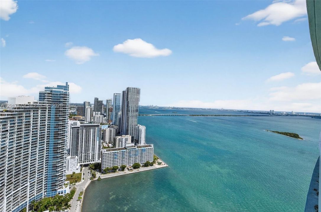 待售: $529,999 (1 贝兹, 1 浴室, 951 平方英尺)