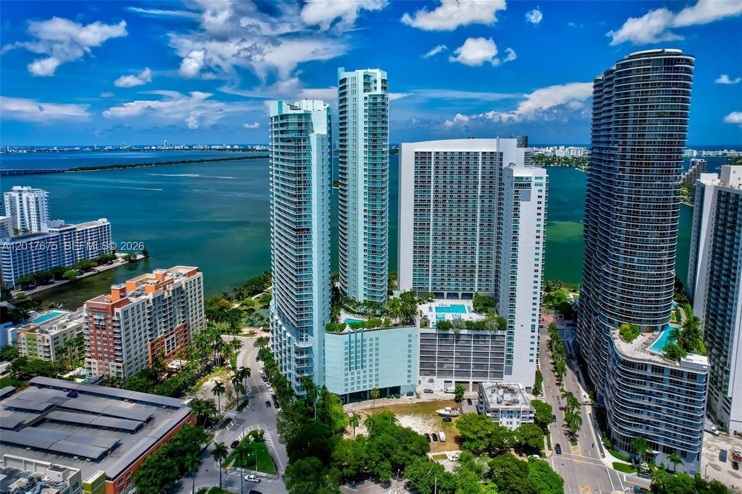 待售: $529,999 (1 贝兹, 1 浴室, 951 平方英尺)
