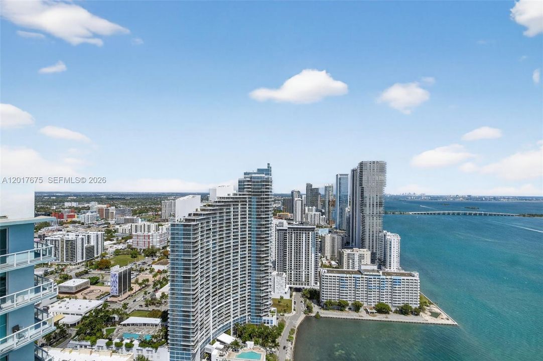 待售: $529,999 (1 贝兹, 1 浴室, 951 平方英尺)