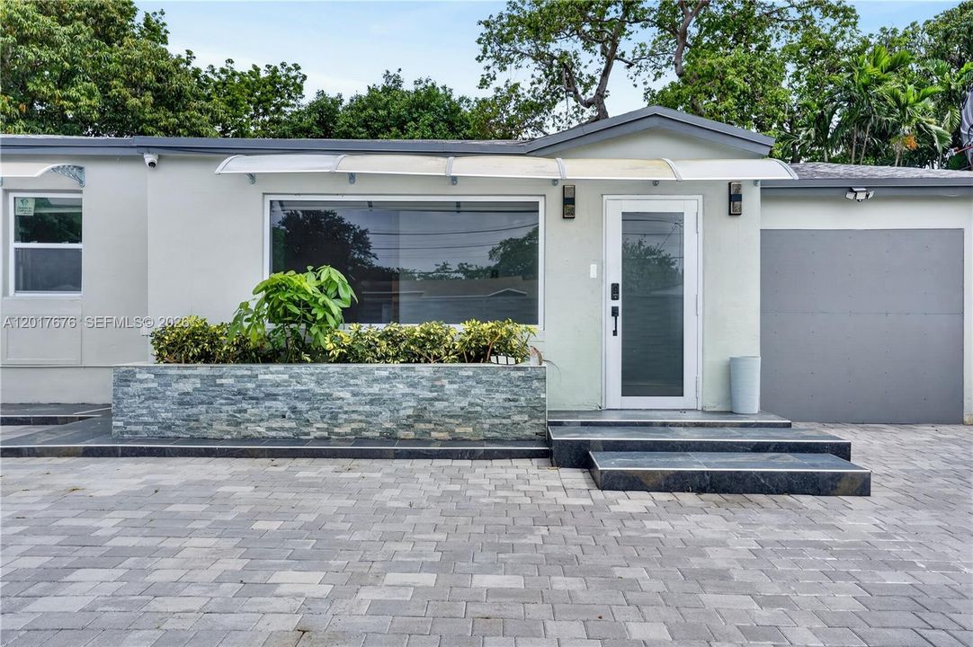 For Sale: $475,900 (3 beds, 2 baths, 1131 Square Feet)