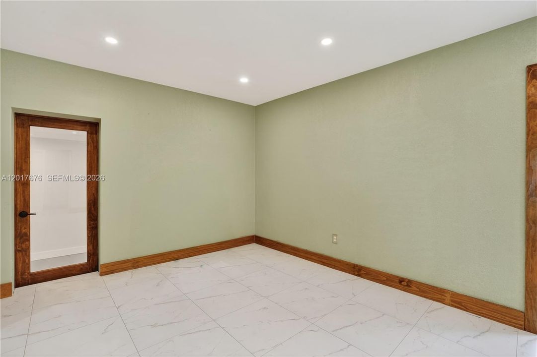 For Sale: $475,900 (3 beds, 2 baths, 1131 Square Feet)