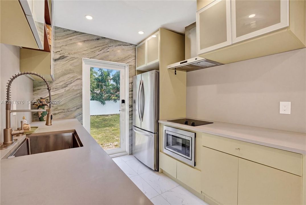 For Sale: $475,900 (3 beds, 2 baths, 1131 Square Feet)