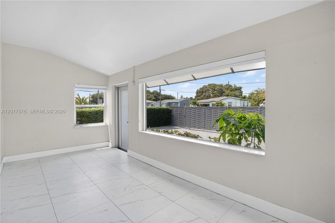 For Sale: $475,900 (3 beds, 2 baths, 1131 Square Feet)