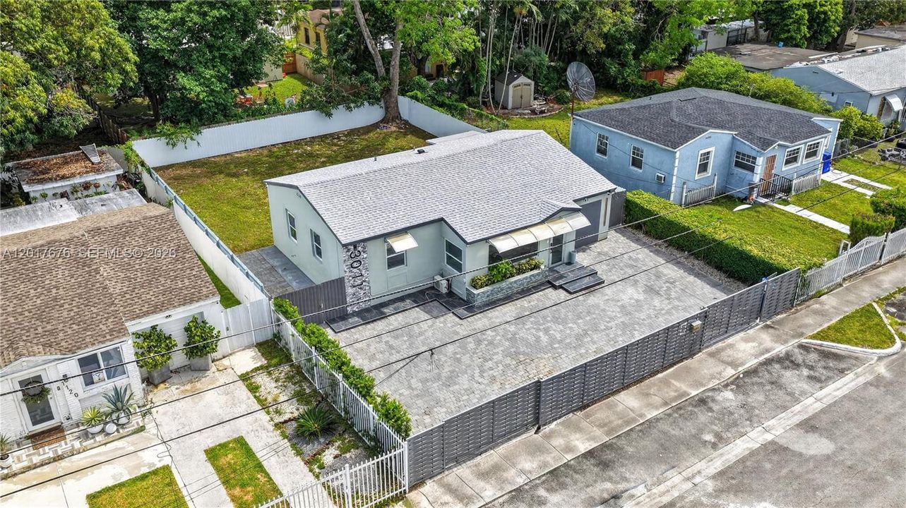 For Sale: $475,900 (3 beds, 2 baths, 1131 Square Feet)