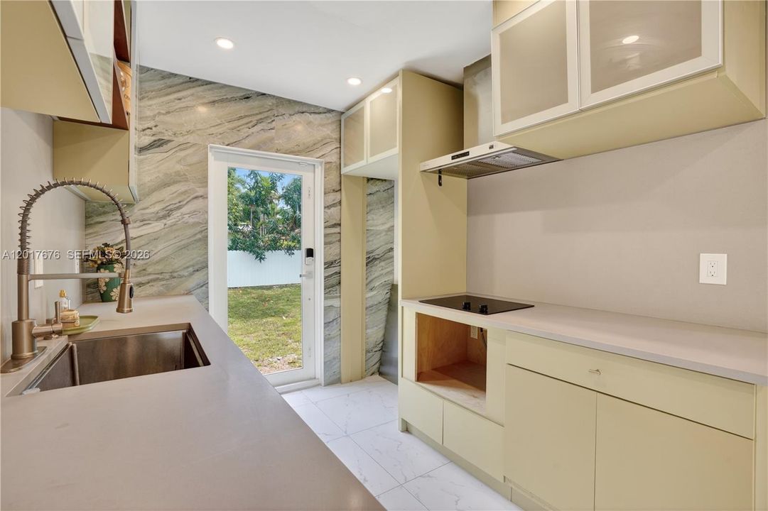 For Sale: $475,900 (3 beds, 2 baths, 1131 Square Feet)