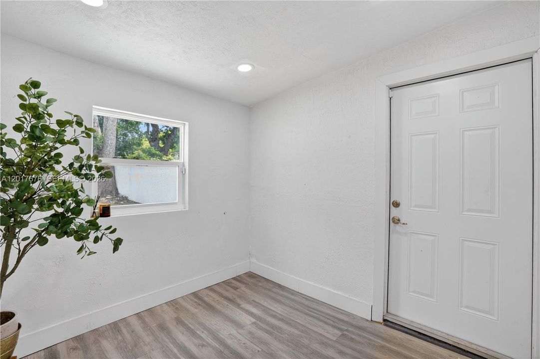 For Sale: $475,900 (3 beds, 2 baths, 1131 Square Feet)