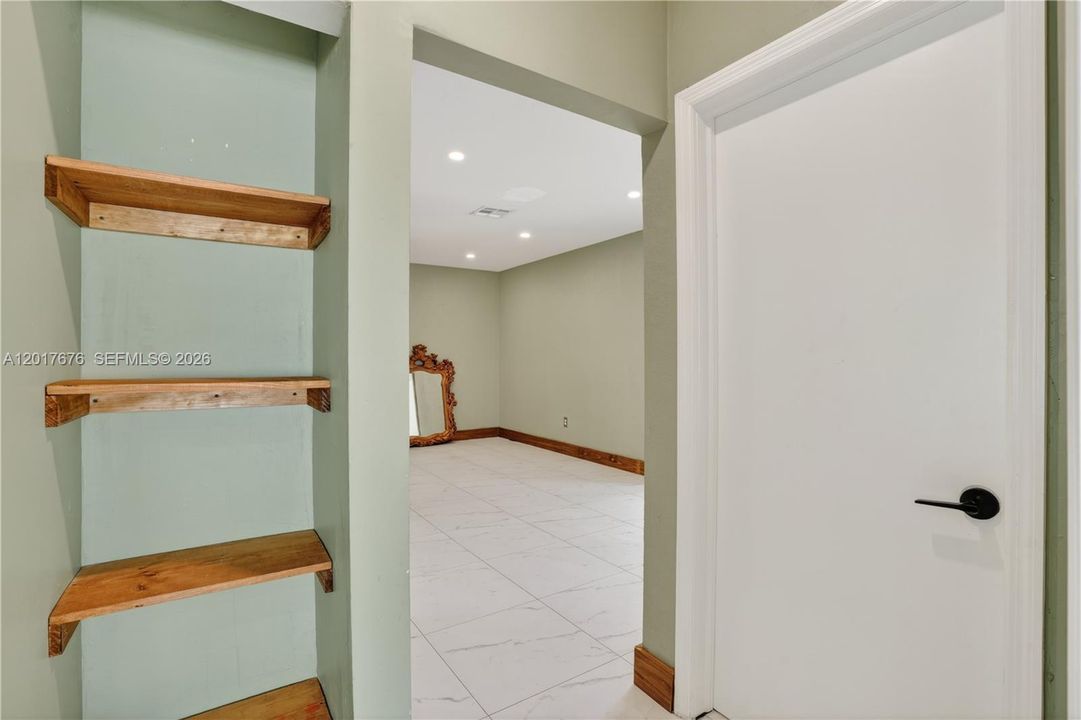 For Sale: $475,900 (3 beds, 2 baths, 1131 Square Feet)