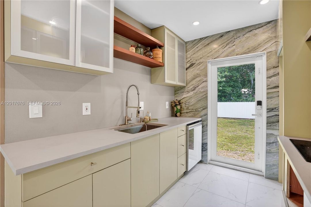 For Sale: $475,900 (3 beds, 2 baths, 1131 Square Feet)