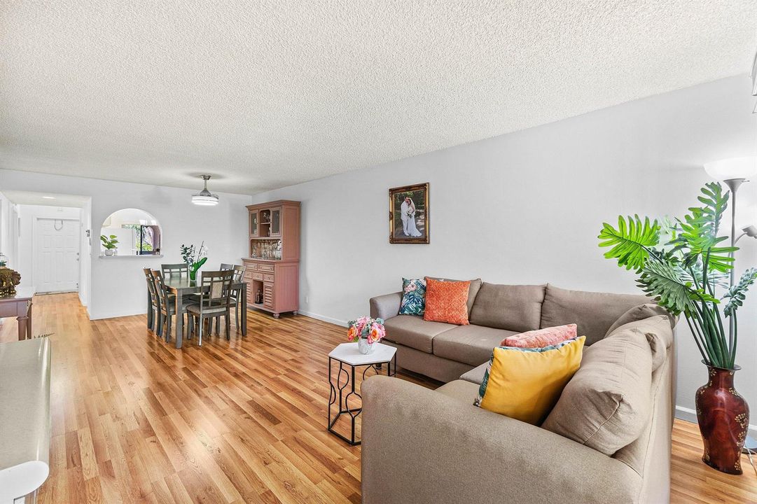 015-10110CedarPointBoulevard-305-Boynton