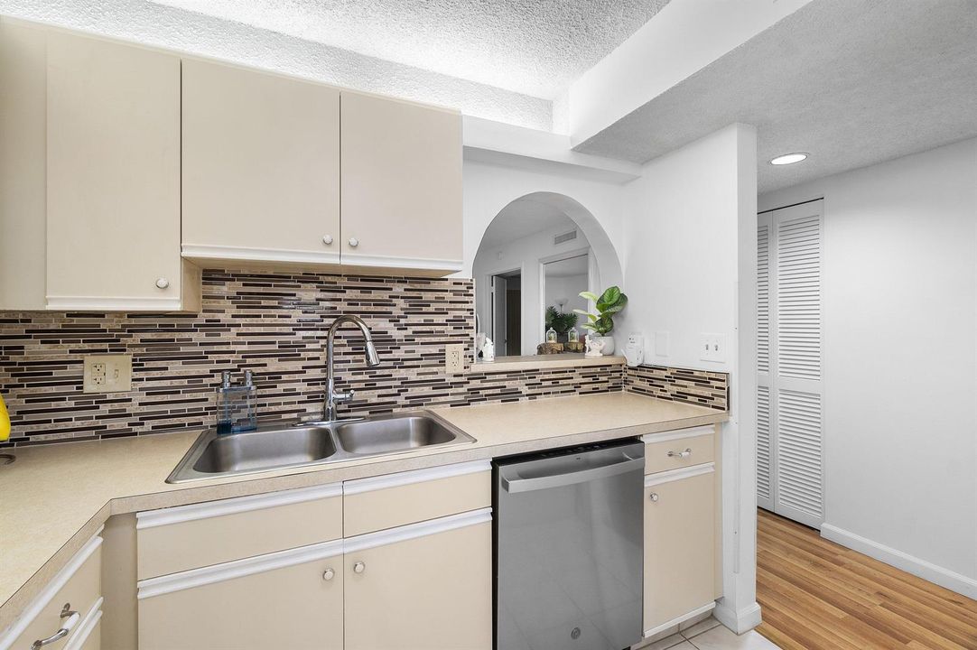 038-10110CedarPointBoulevard-BoyntonBeac