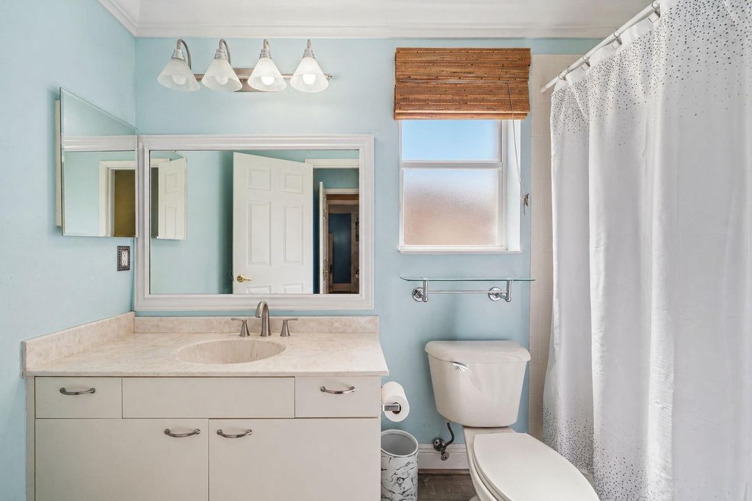 78-web-or-mls-Bathroom Empty