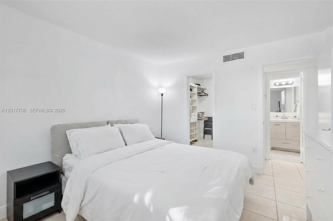 En Venta: $200,000 (1 camas, 1 baños, 661 Pies cuadrados)