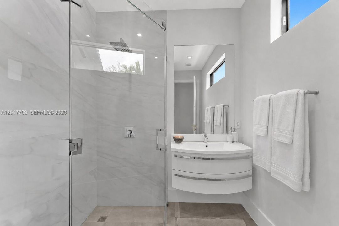 For Sale: $6,200,000 (6 beds, 6 baths, 4675 Square Feet)