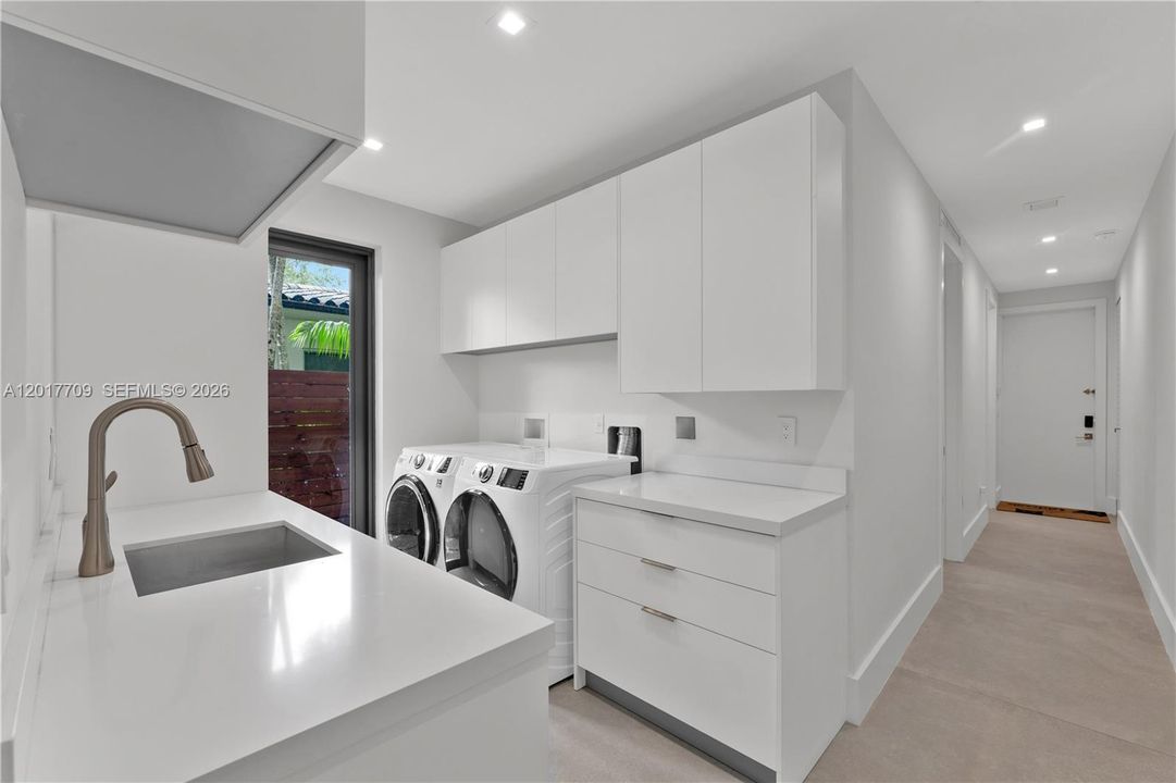 For Sale: $6,200,000 (6 beds, 6 baths, 4675 Square Feet)