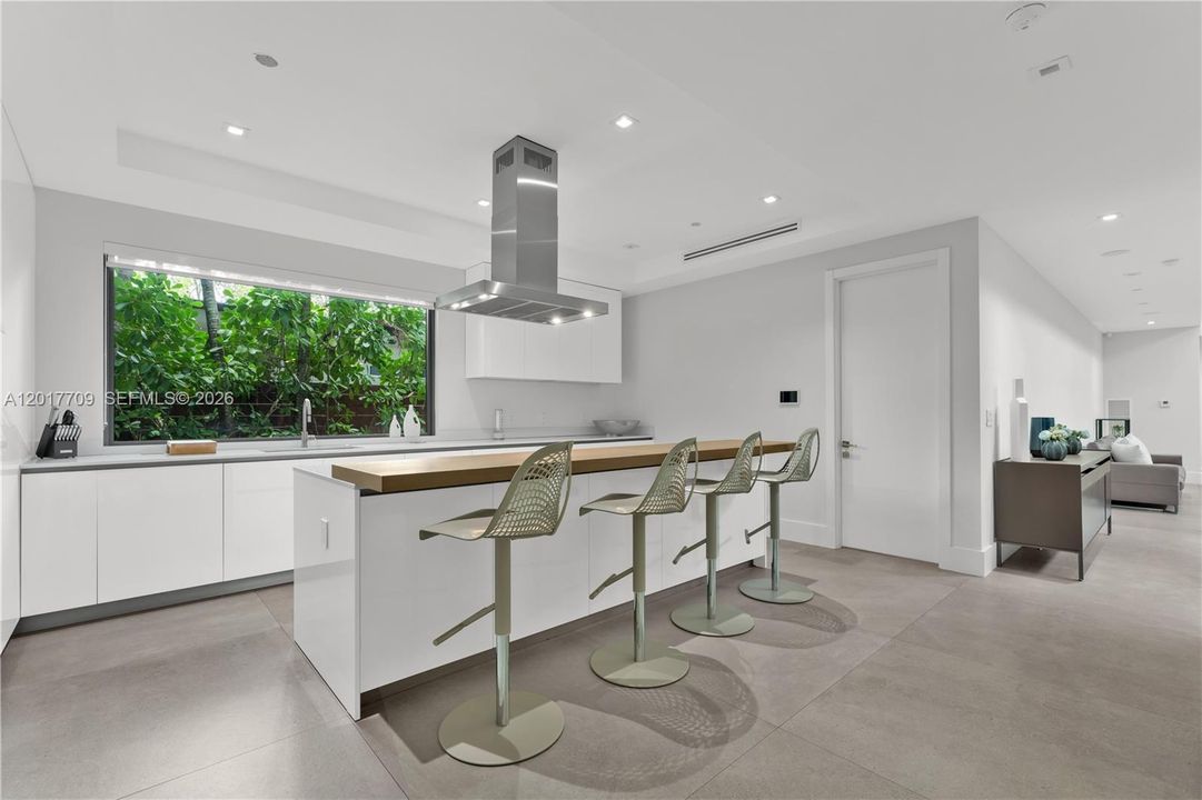 For Sale: $6,200,000 (6 beds, 6 baths, 4675 Square Feet)