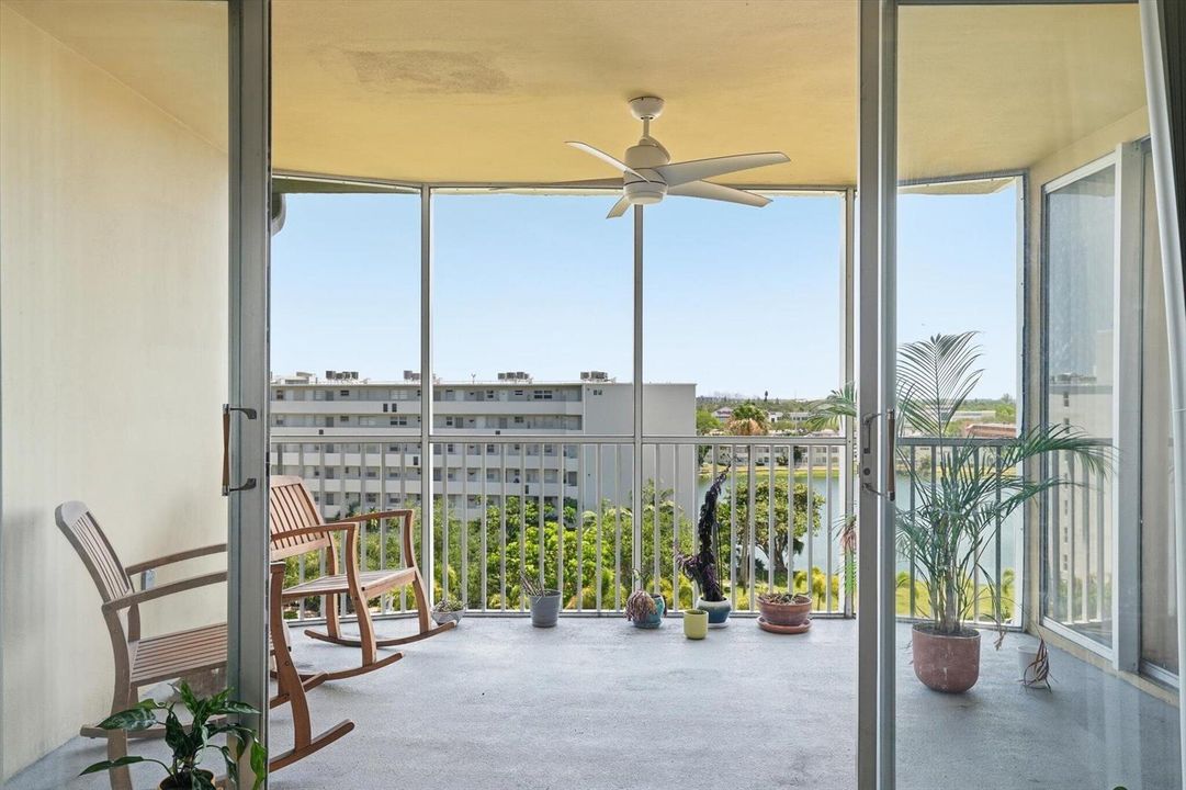 07-1750 NE 191st St apt 811_07