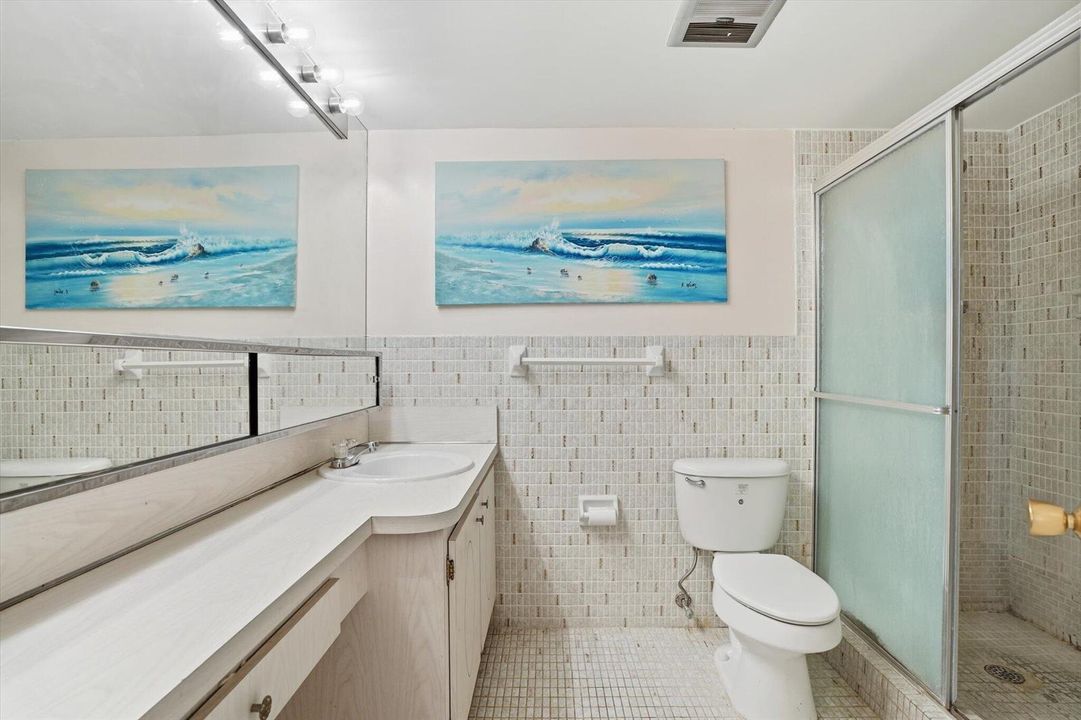 23-1750 NE 191st St apt 811_024