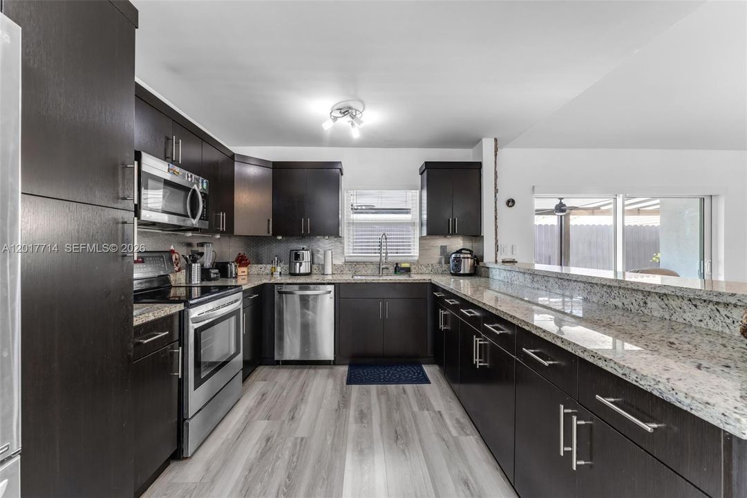 Recently Sold: $785,000 (4 beds, 3 baths, 2180 Square Feet)
