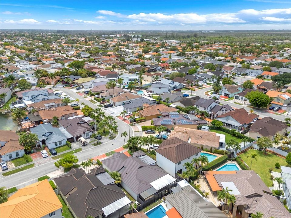 Recently Sold: $785,000 (4 beds, 3 baths, 2180 Square Feet)