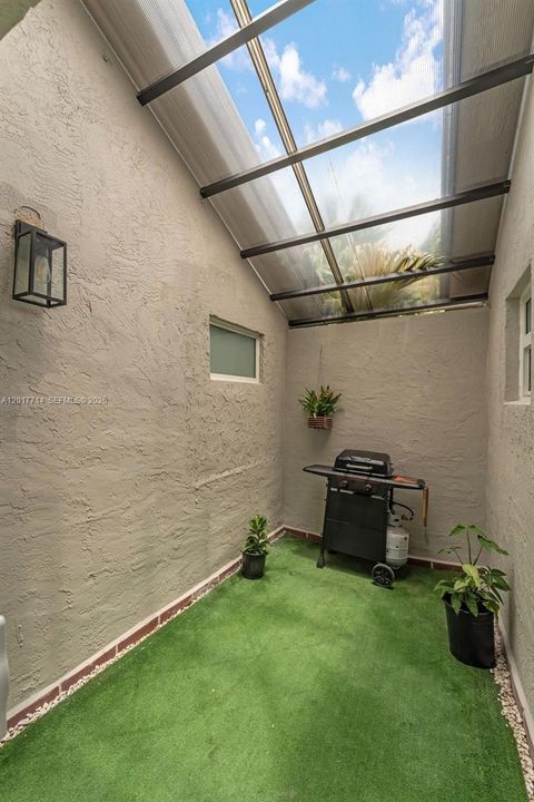 Recently Sold: $785,000 (4 beds, 3 baths, 2180 Square Feet)