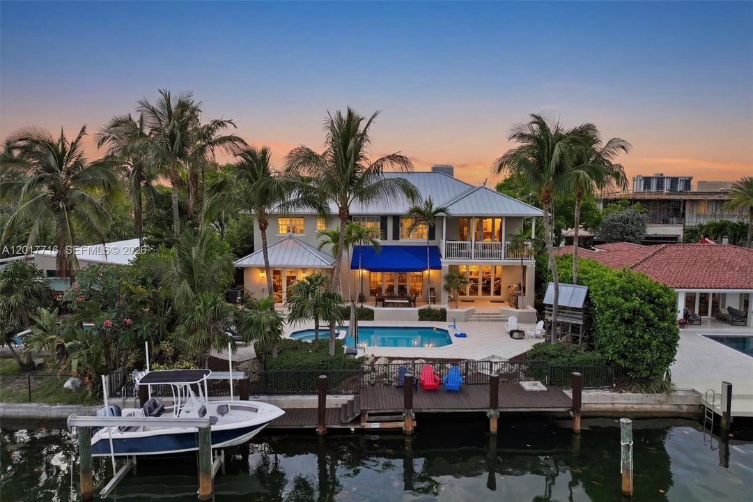 Active With Contract: $4,999,000 (6 beds, 5 baths, 4822 Square Feet)
