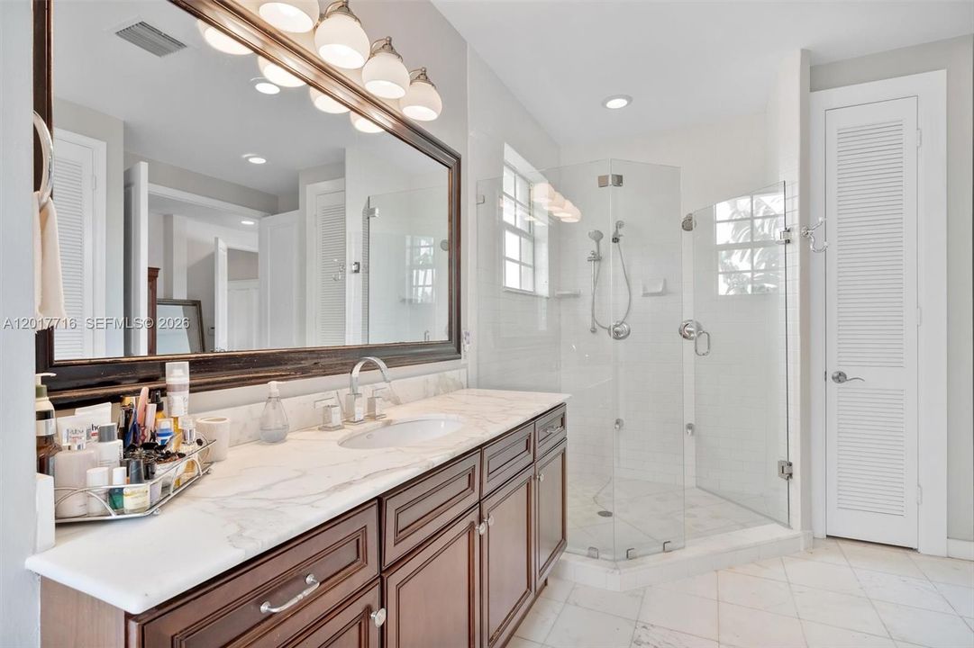 Active With Contract: $4,999,000 (6 beds, 5 baths, 4822 Square Feet)