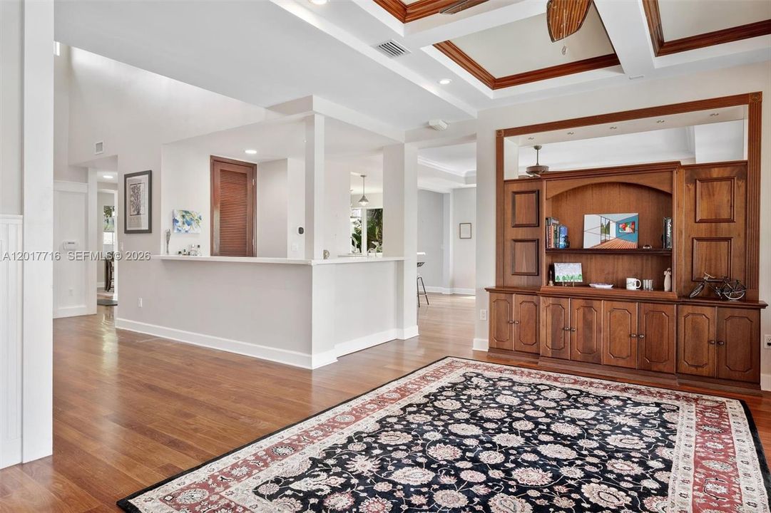 Active With Contract: $4,999,000 (6 beds, 5 baths, 4822 Square Feet)