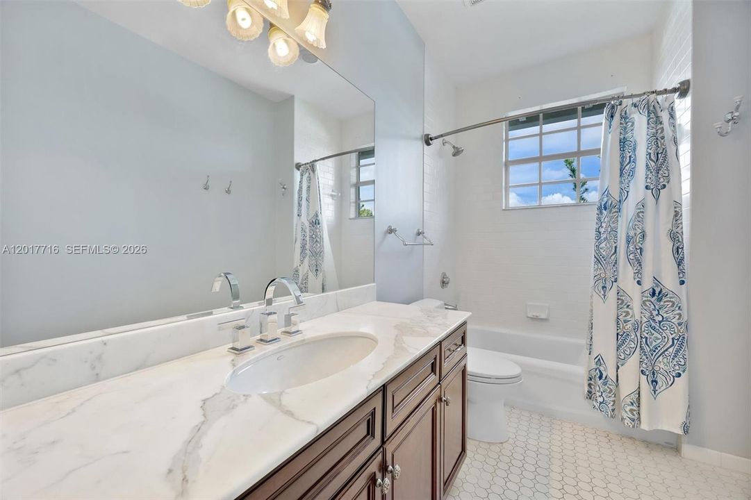 Active With Contract: $4,999,000 (6 beds, 5 baths, 4822 Square Feet)