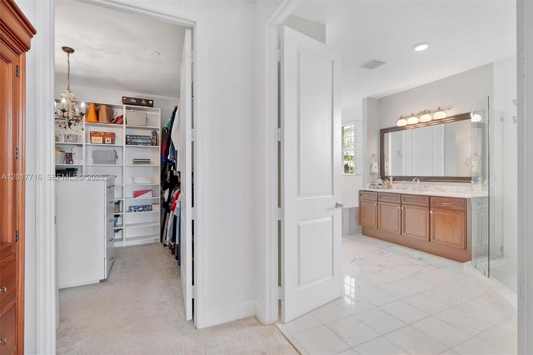 Active With Contract: $4,999,000 (6 beds, 5 baths, 4822 Square Feet)