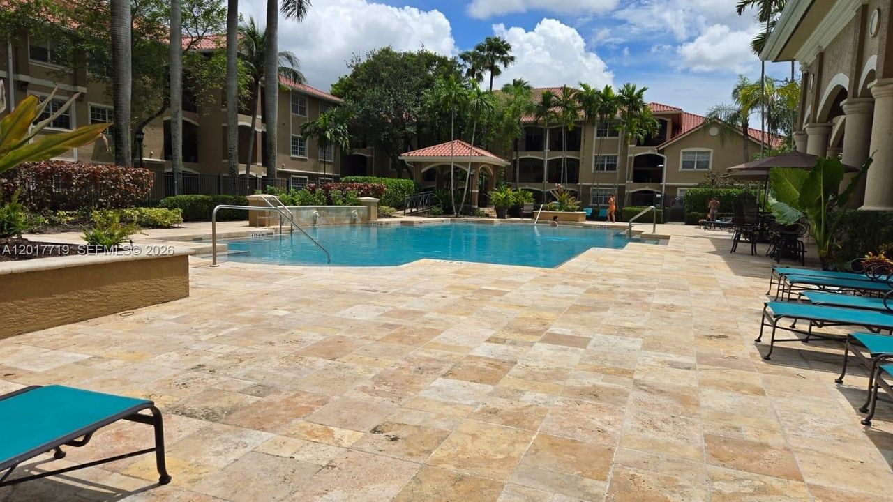 For Rent: $3,200 (3 beds, 2 baths, 1330 Square Feet)
