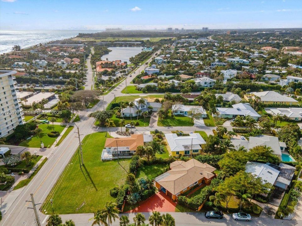 En Venta: $2,000,000 (0.20 acres)