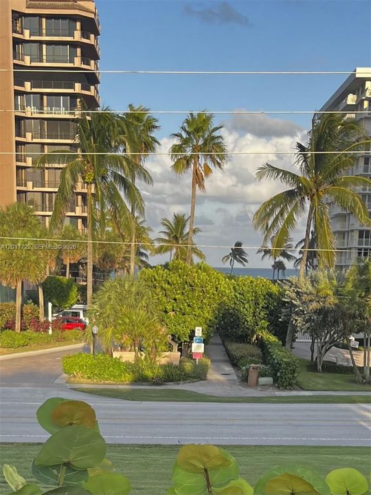 En Venta: $2,000,000 (0.20 acres)