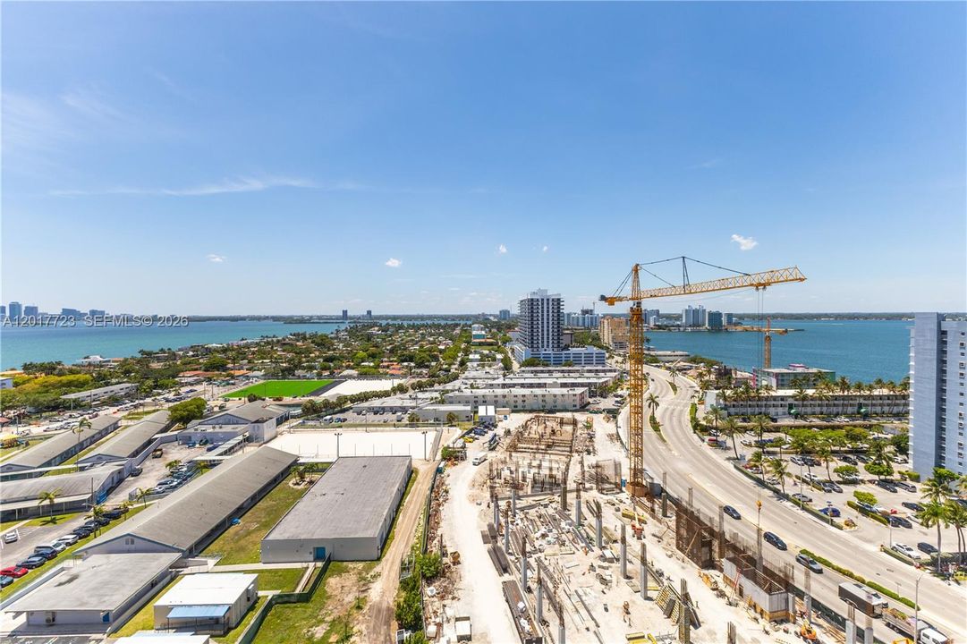 For Sale: $395,000 (2 beds, 2 baths, 1030 Square Feet)