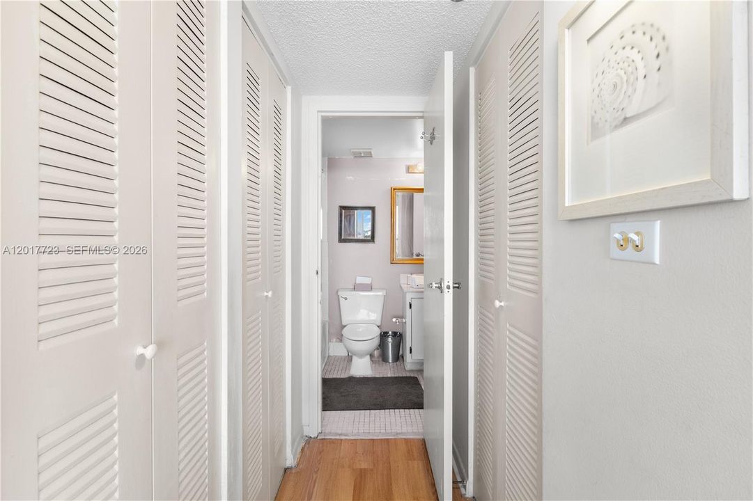 For Sale: $395,000 (2 beds, 2 baths, 1030 Square Feet)